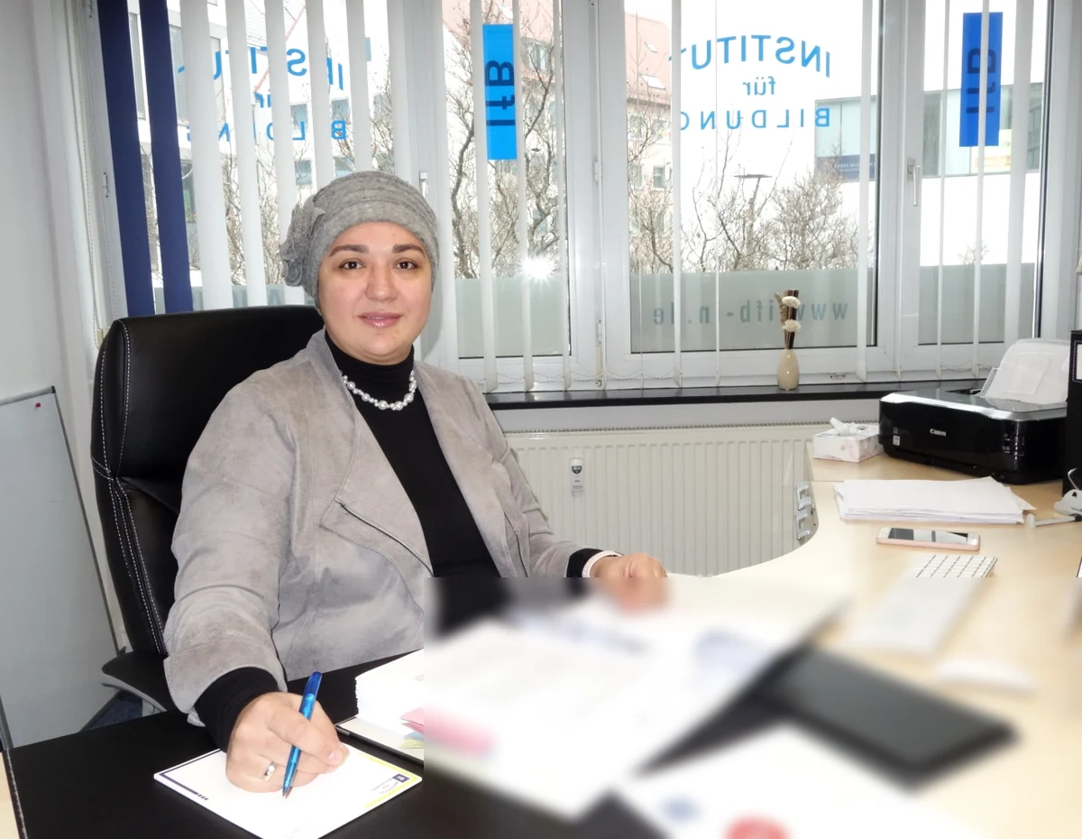 Meltem H. Madenci im damaligen IFB-Büro